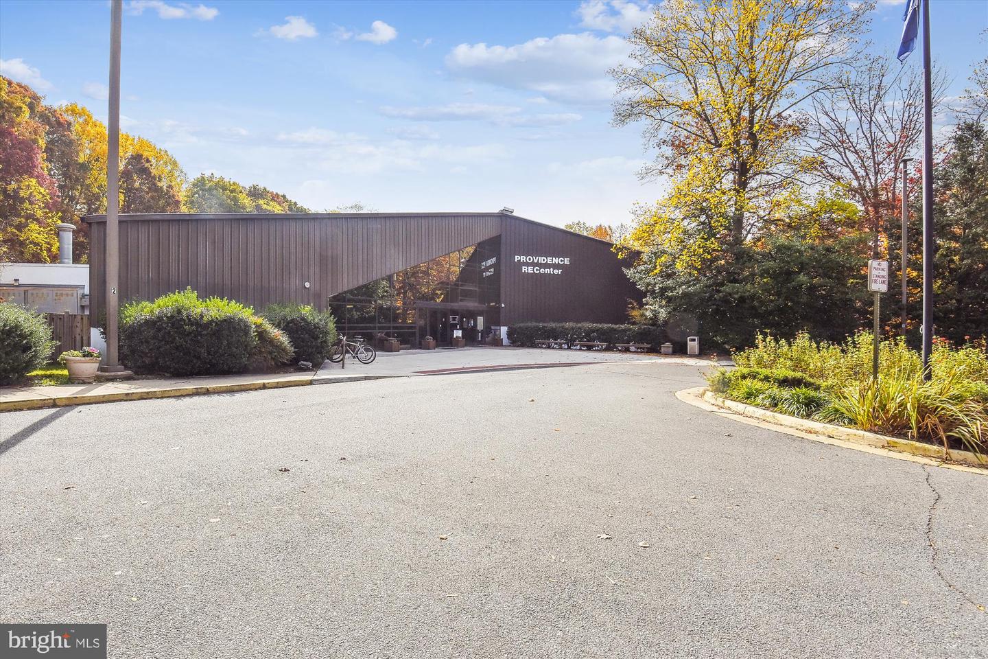 7592-K LAKESIDE VILLAGE DR, FALLS CHURCH, Virginia 22042, 1 Bedroom Bedrooms, ,1 BathroomBathrooms,Residential,For sale,7592-K LAKESIDE VILLAGE DR,VAFX2281052 MLS # VAFX2281052