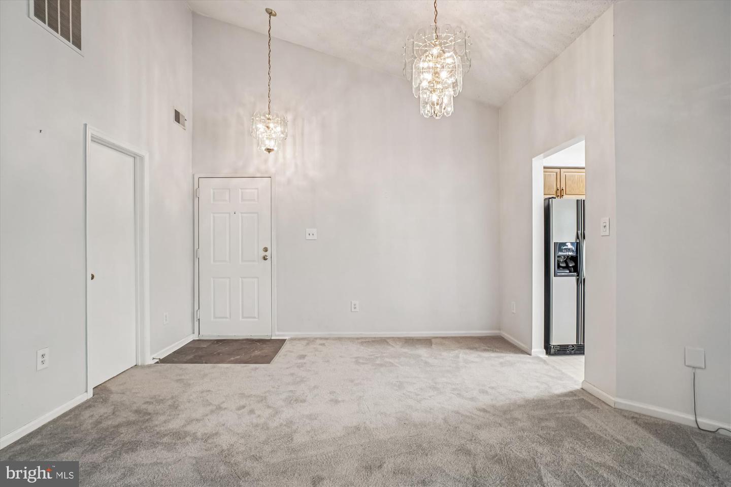 7592-K LAKESIDE VILLAGE DR, FALLS CHURCH, Virginia 22042, 1 Bedroom Bedrooms, ,1 BathroomBathrooms,Residential,For sale,7592-K LAKESIDE VILLAGE DR,VAFX2281052 MLS # VAFX2281052