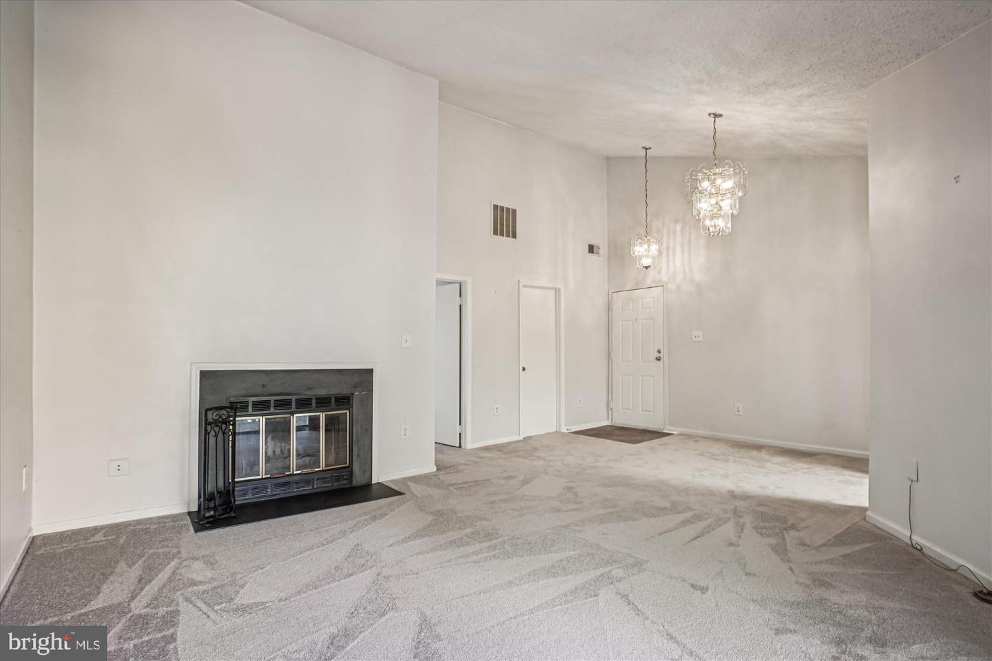 7592-K LAKESIDE VILLAGE DR, FALLS CHURCH, Virginia 22042, 1 Bedroom Bedrooms, ,1 BathroomBathrooms,Residential,For sale,7592-K LAKESIDE VILLAGE DR,VAFX2281052 MLS # VAFX2281052