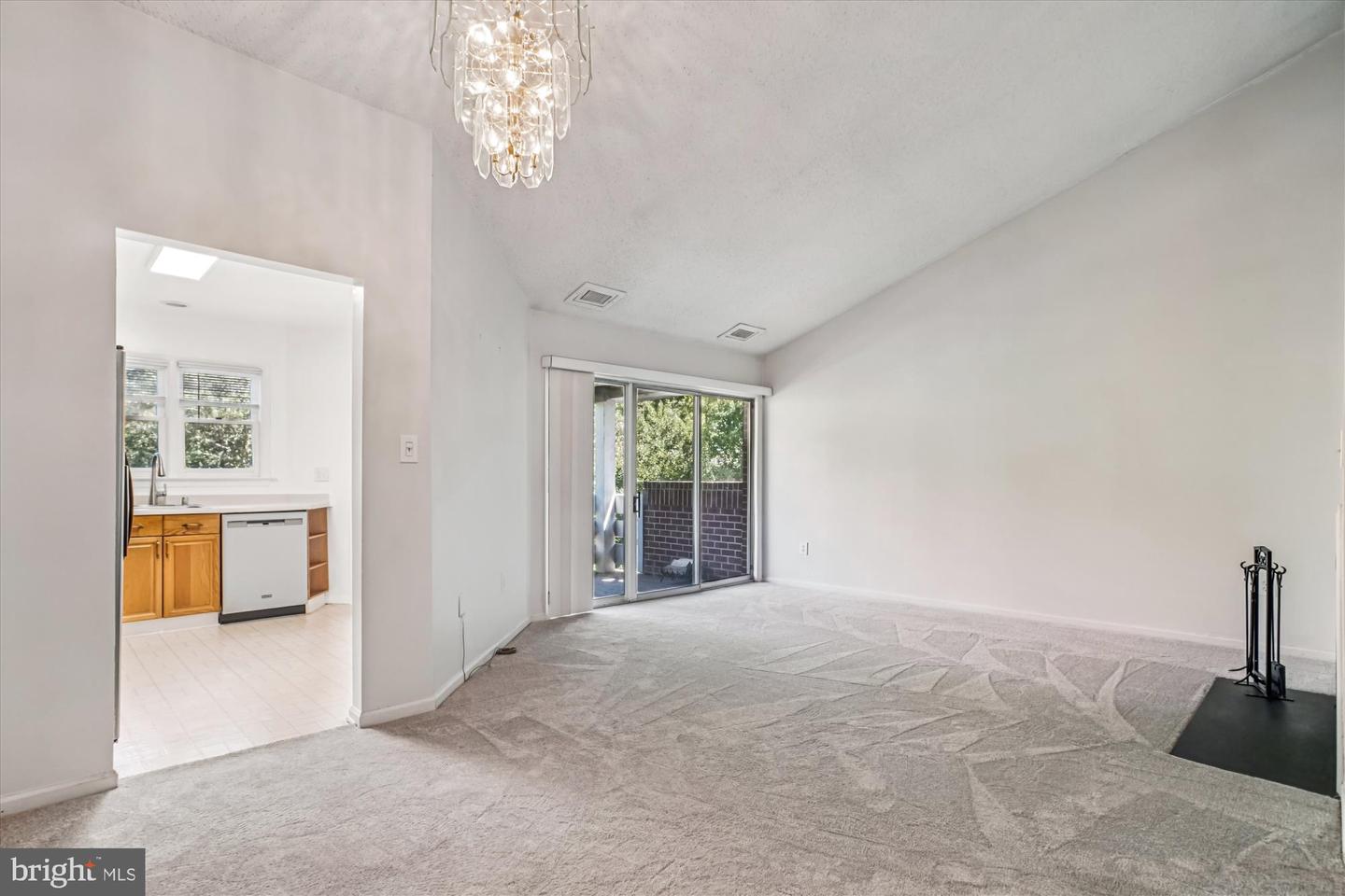 7592-K LAKESIDE VILLAGE DR, FALLS CHURCH, Virginia 22042, 1 Bedroom Bedrooms, ,1 BathroomBathrooms,Residential,For sale,7592-K LAKESIDE VILLAGE DR,VAFX2281052 MLS # VAFX2281052