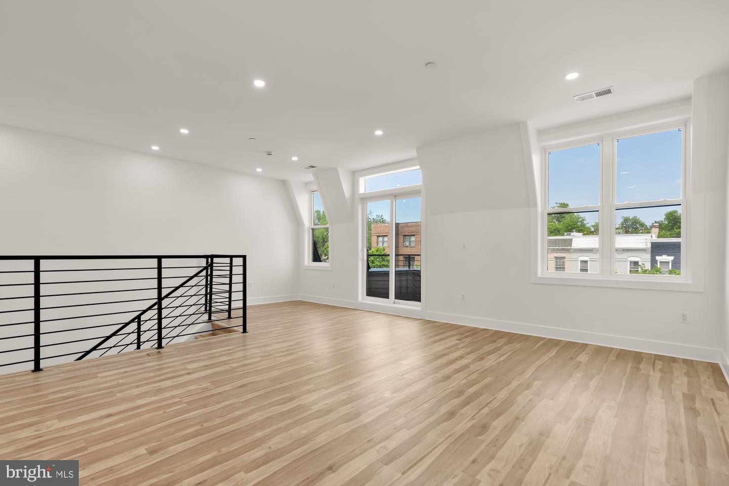 1251 MORSE ST NE #PH, WASHINGTON, District Of Columbia 20002, 3 Bedrooms Bedrooms, ,2 BathroomsBathrooms,Residential,For sale,1251 MORSE ST NE #PH,DCDC2233546 MLS # DCDC2233546 1251 MORSE ST NE #PH, WASHINGTON, District Of Columbia 20002, 3 Bedrooms Bedrooms, ,2 BathroomsBathrooms,Residential,For sale,1251 MORSE ST NE #PH,DCDC2233546 MLS # DCDC2233546