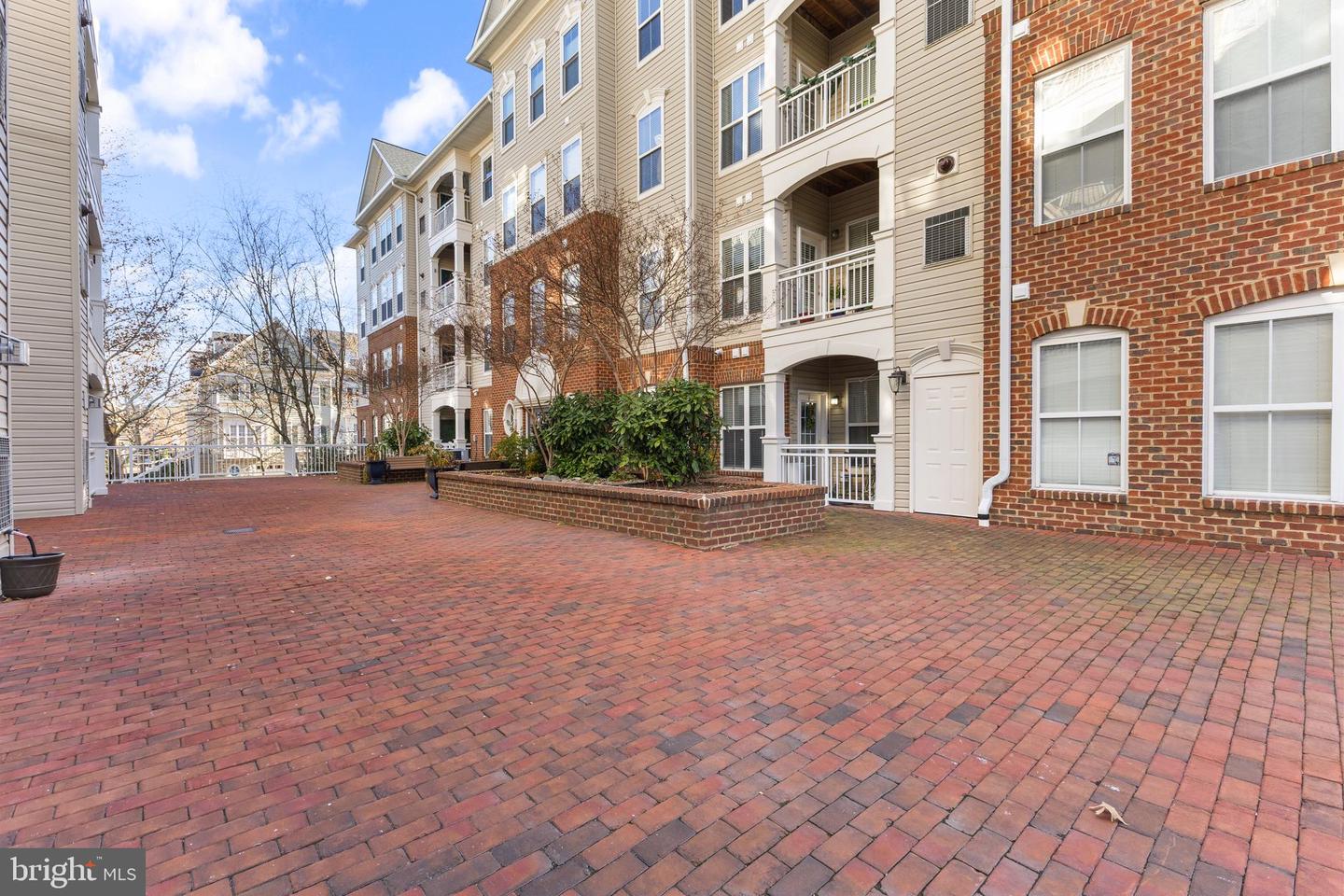 5108 DONOVAN DR #105, ALEXANDRIA, Virginia 22304, 1 Bedroom Bedrooms, ,1 BathroomBathrooms,Residential,For sale,5108 DONOVAN DR #105,VAAX2052140 MLS # VAAX2052140