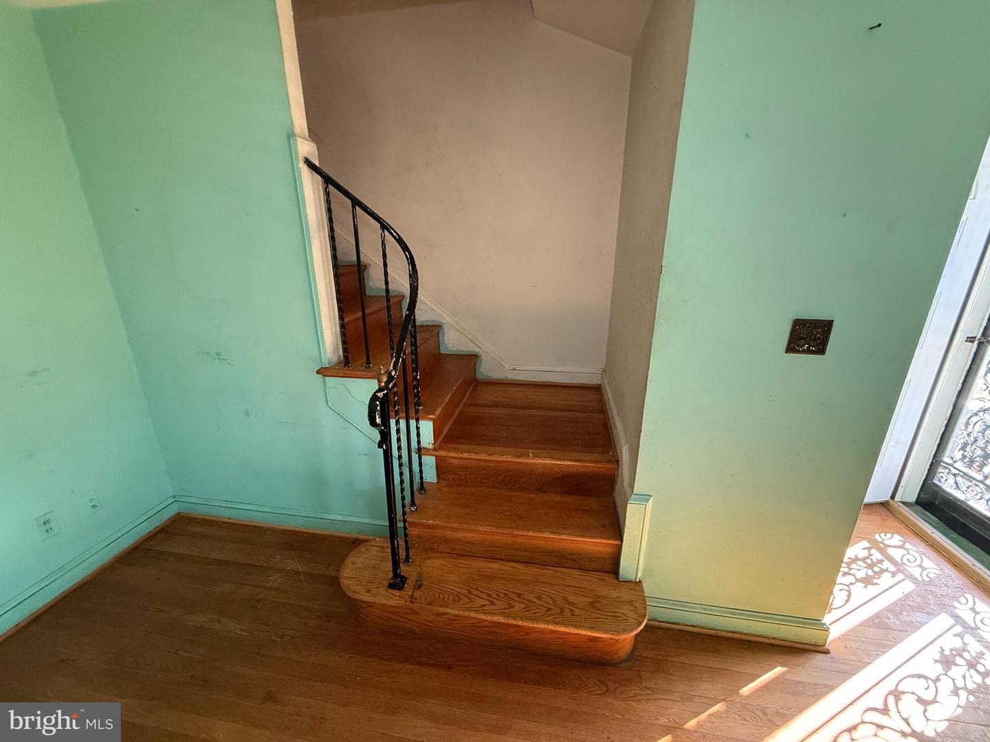 3048 M ST SE, WASHINGTON, District Of Columbia 20019, 2 Bedrooms Bedrooms, 3 Rooms Rooms,1 BathroomBathrooms,Residential,For sale,3048 M ST SE,DCDC2233556 MLS # DCDC2233556