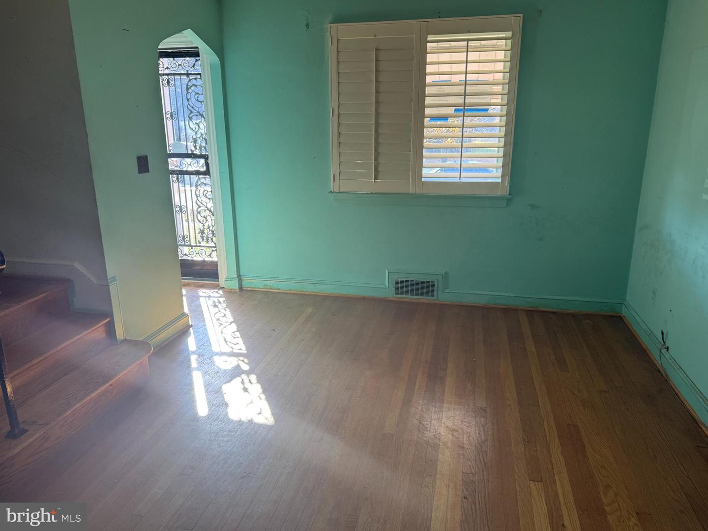 3048 M ST SE, WASHINGTON, District Of Columbia 20019, 2 Bedrooms Bedrooms, 3 Rooms Rooms,1 BathroomBathrooms,Residential,For sale,3048 M ST SE,DCDC2233556 MLS # DCDC2233556