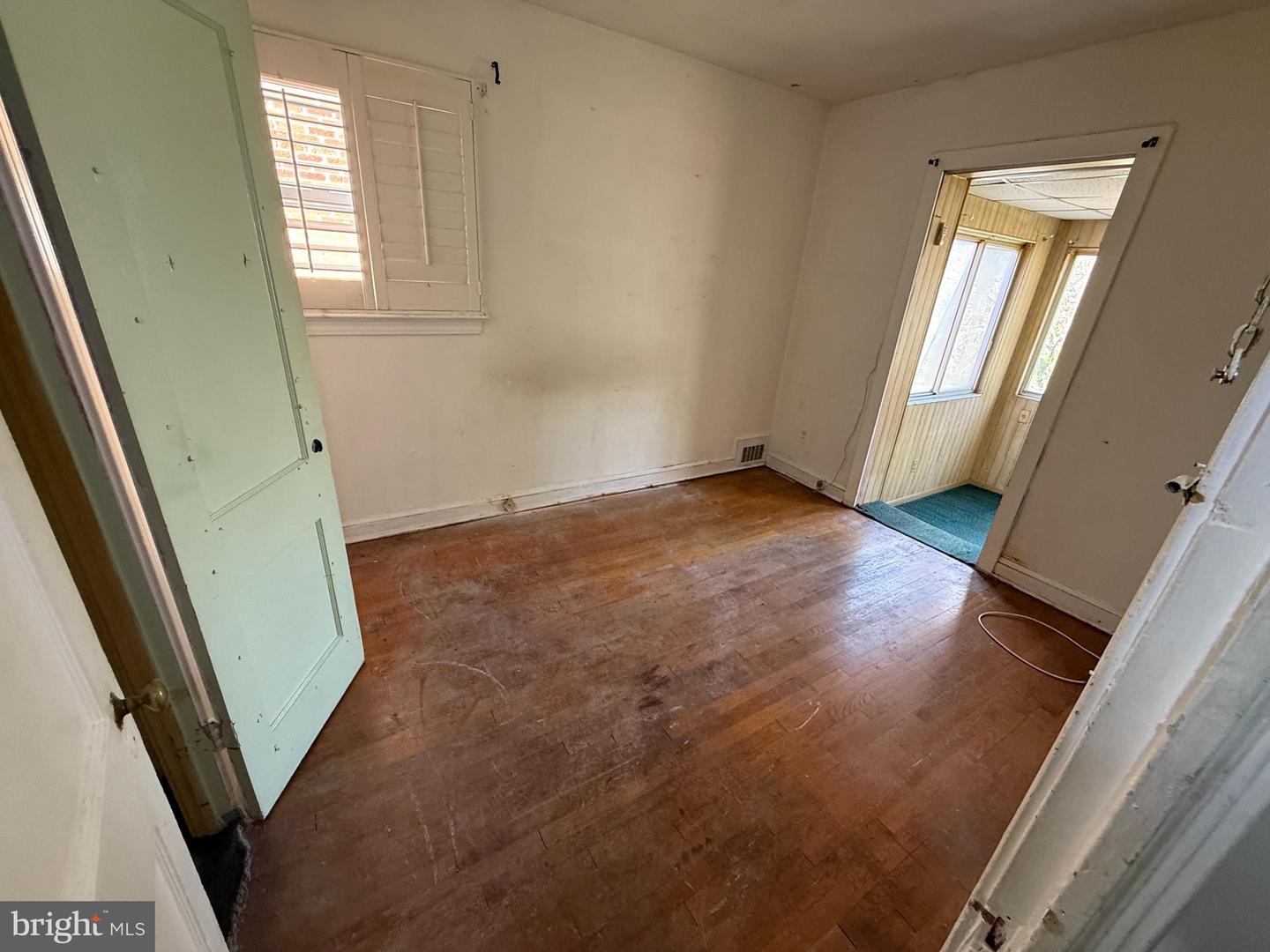 3048 M ST SE, WASHINGTON, District Of Columbia 20019, 2 Bedrooms Bedrooms, 3 Rooms Rooms,1 BathroomBathrooms,Residential,For sale,3048 M ST SE,DCDC2233556 MLS # DCDC2233556