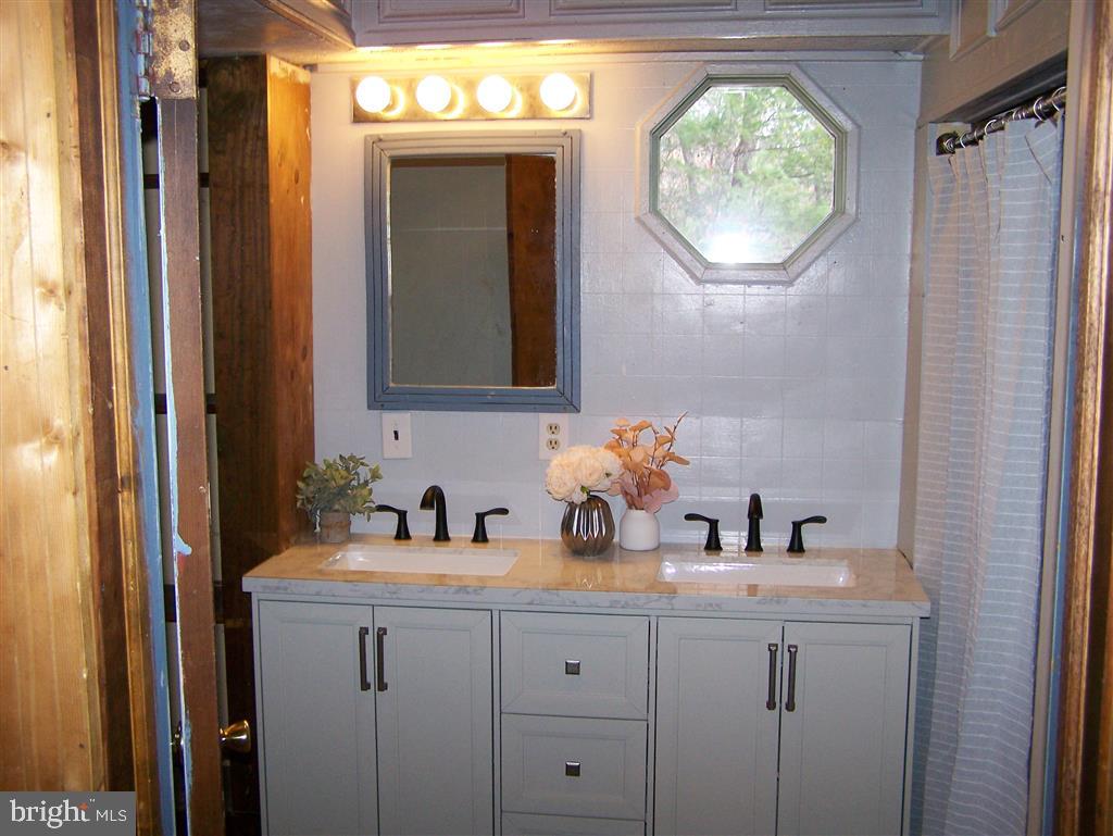 2376 MIDDLE RIVER RD, STANARDSVILLE, Virginia 22973, 3 Bedrooms Bedrooms, ,1 BathroomBathrooms,Residential,For sale,2376 MIDDLE RIVER RD,VAGR2000784 MLS # VAGR2000784 2376 MIDDLE RIVER RD, STANARDSVILLE, Virginia 22973, 3 Bedrooms Bedrooms, ,1 BathroomBathrooms,Residential,For sale,2376 MIDDLE RIVER RD,VAGR2000784 MLS # VAGR2000784