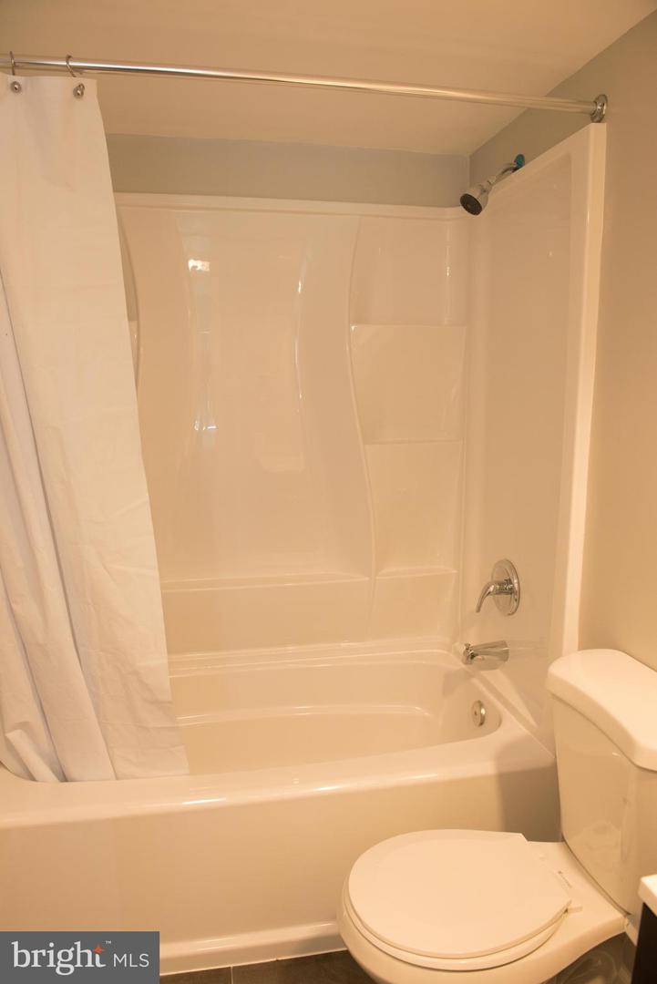 1301 N COURTHOUSE RD #1507, ARLINGTON, Virginia 22201, 2 Bedrooms Bedrooms, ,2 BathroomsBathrooms,Residential,For sale,1301 N COURTHOUSE RD #1507,VAAR2066550 MLS # VAAR2066550