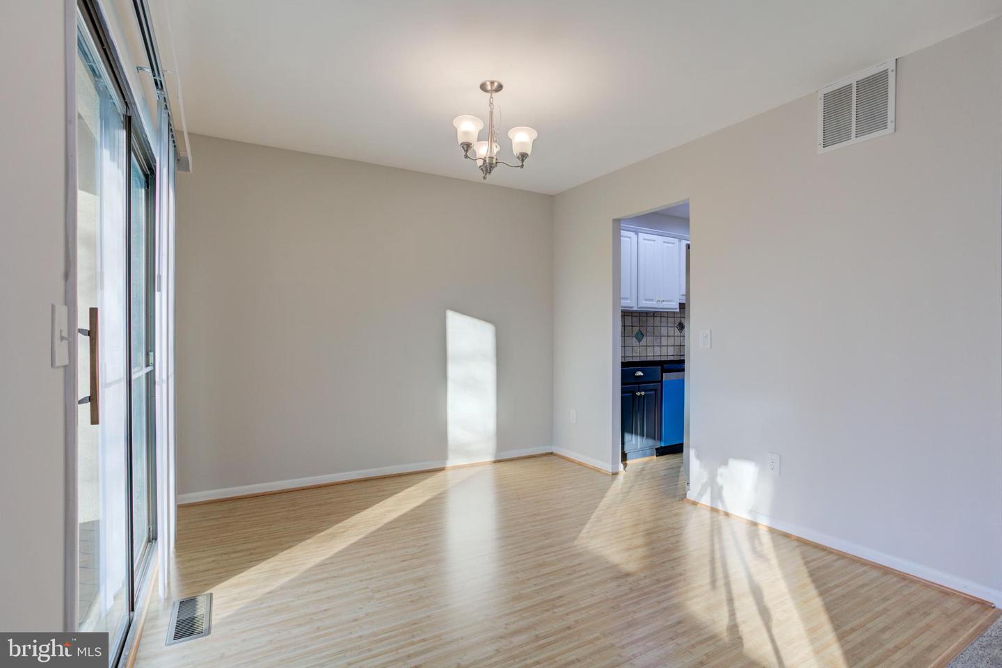 11908 BARREL COOPER CT, RESTON, Virginia 20191, 3 Bedrooms Bedrooms, 6 Rooms Rooms,2 BathroomsBathrooms,Residential,For sale,11908 BARREL COOPER CT,VAFX2281102 MLS # VAFX2281102