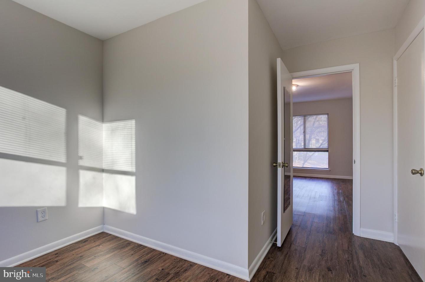 11908 BARREL COOPER CT, RESTON, Virginia 20191, 3 Bedrooms Bedrooms, 6 Rooms Rooms,2 BathroomsBathrooms,Residential,For sale,11908 BARREL COOPER CT,VAFX2281102 MLS # VAFX2281102