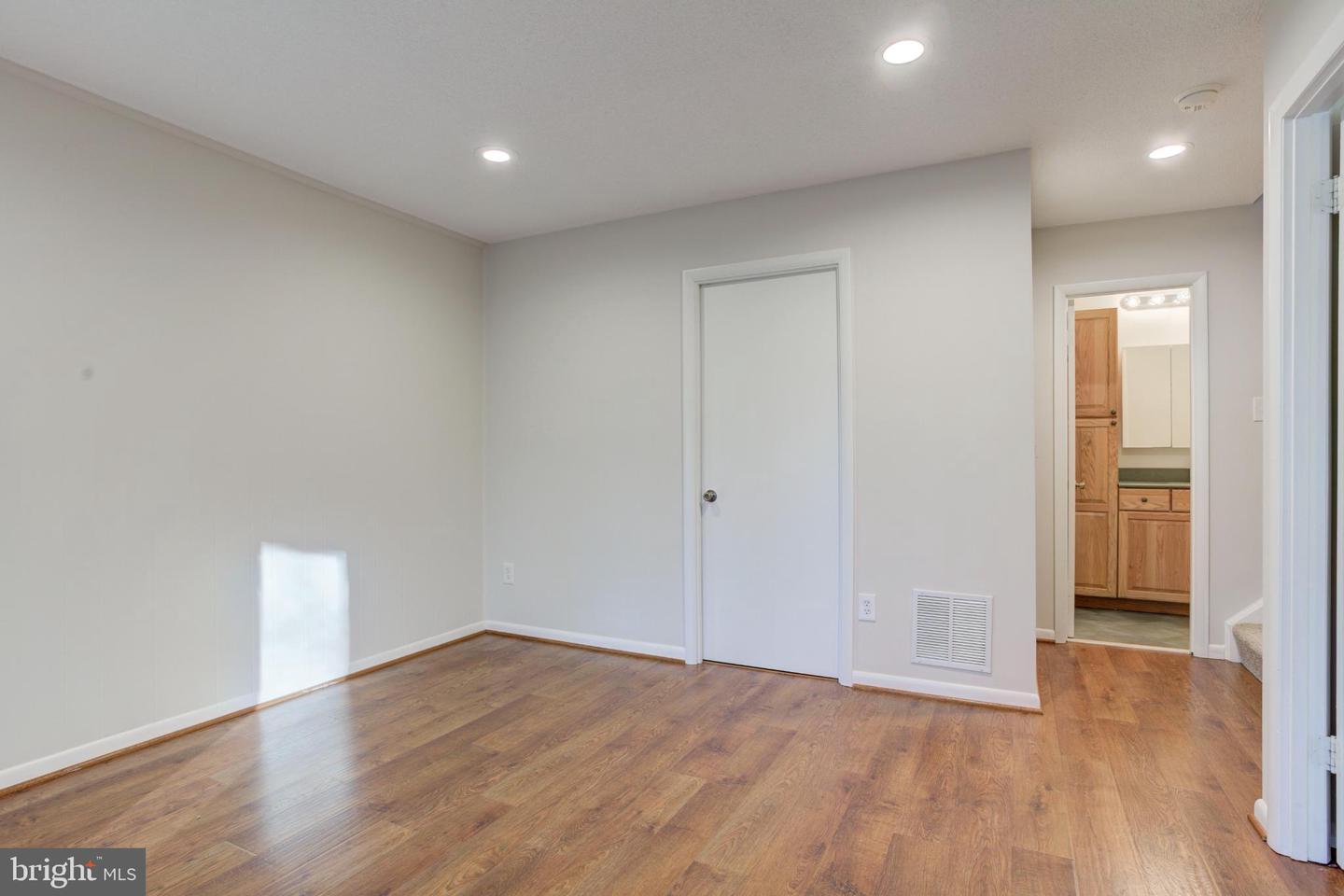 11908 BARREL COOPER CT, RESTON, Virginia 20191, 3 Bedrooms Bedrooms, 6 Rooms Rooms,2 BathroomsBathrooms,Residential,For sale,11908 BARREL COOPER CT,VAFX2281102 MLS # VAFX2281102