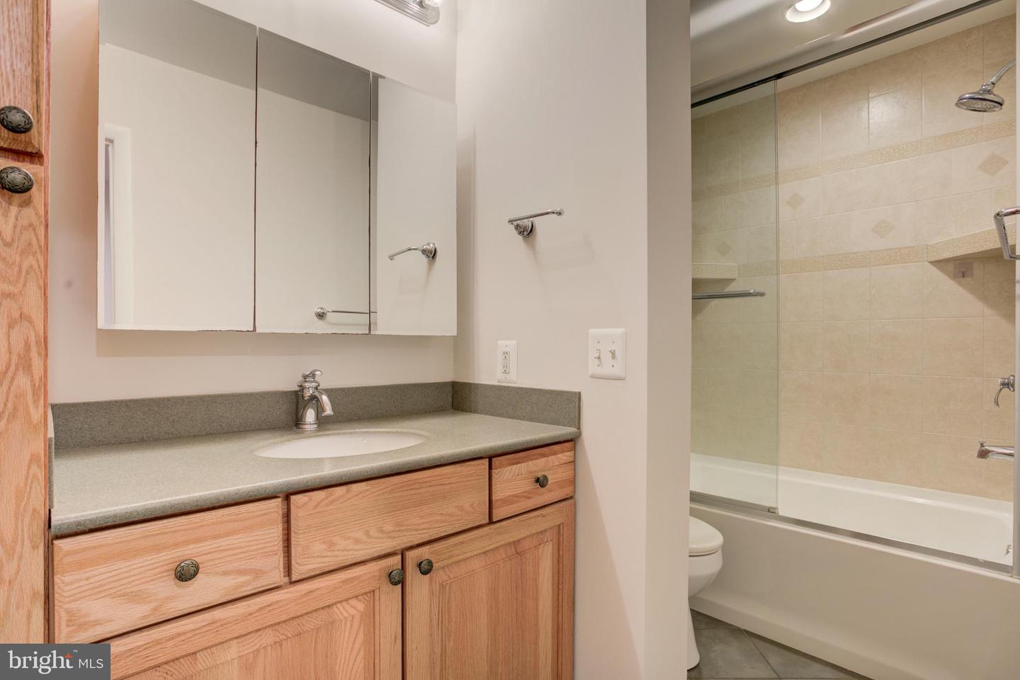 11908 BARREL COOPER CT, RESTON, Virginia 20191, 3 Bedrooms Bedrooms, 6 Rooms Rooms,2 BathroomsBathrooms,Residential,For sale,11908 BARREL COOPER CT,VAFX2281102 MLS # VAFX2281102