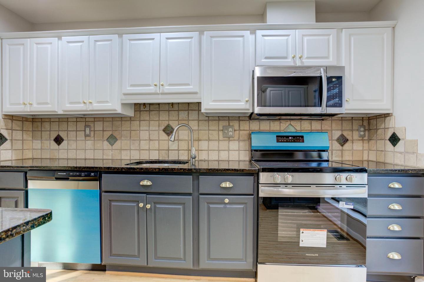 11908 BARREL COOPER CT, RESTON, Virginia 20191, 3 Bedrooms Bedrooms, 6 Rooms Rooms,2 BathroomsBathrooms,Residential,For sale,11908 BARREL COOPER CT,VAFX2281102 MLS # VAFX2281102