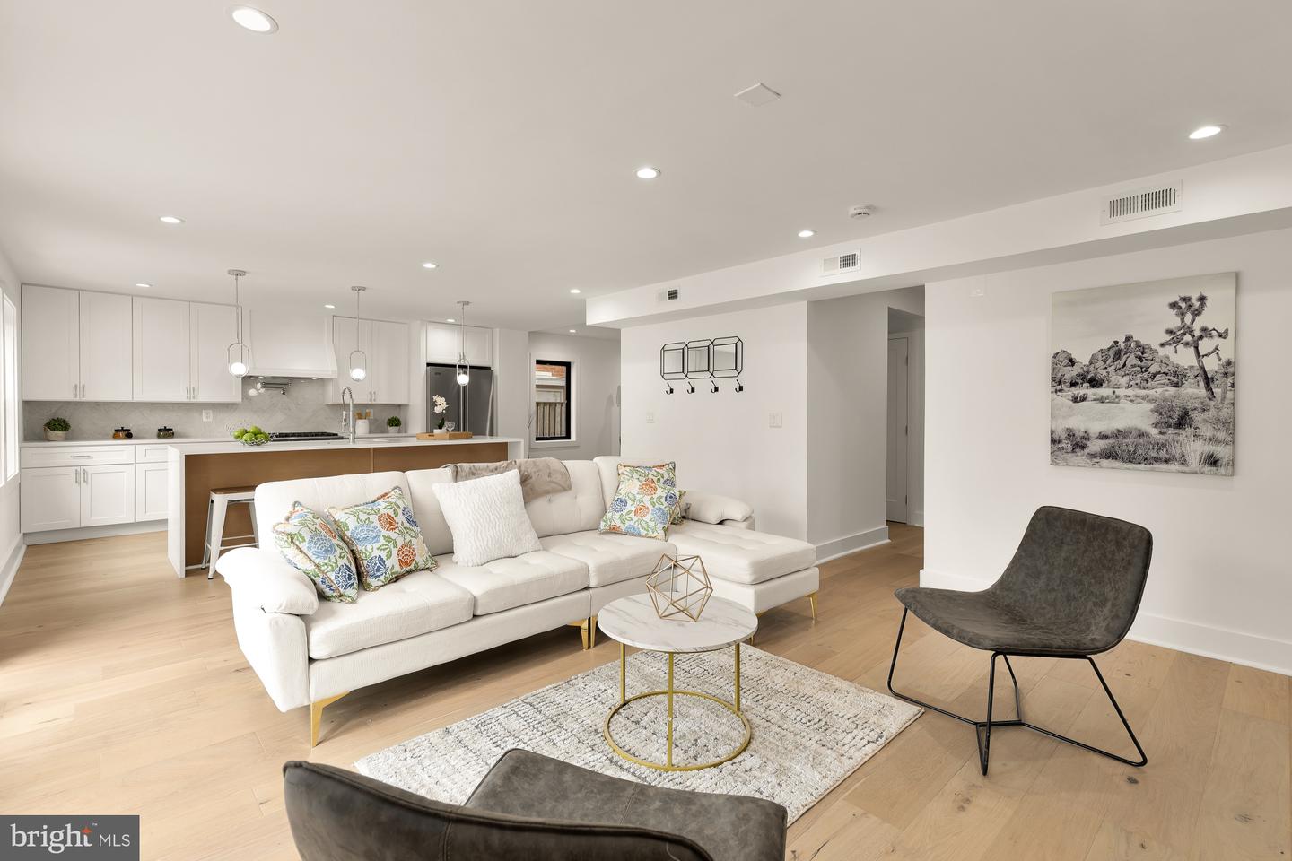 4324 YUMA ST NW, WASHINGTON, District Of Columbia 20016, 5 Bedrooms Bedrooms, ,5 BathroomsBathrooms,Residential,For sale,4324 YUMA ST NW,DCDC2233560 MLS # DCDC2233560