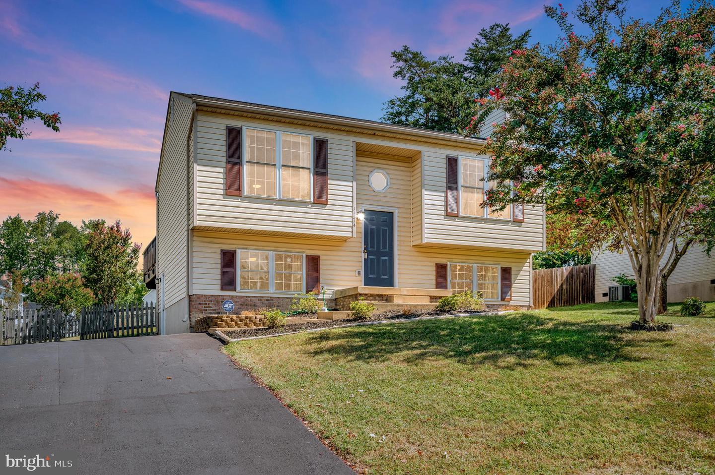 11514 WOODLAND VIEW DR, FREDERICKSBURG, Virginia 22407, 4 Bedrooms Bedrooms, ,2 BathroomsBathrooms,Residential,For sale,11514 WOODLAND VIEW DR,VASP2037914 MLS # VASP2037914 11514 WOODLAND VIEW DR, FREDERICKSBURG, Virginia 22407, 4 Bedrooms Bedrooms, ,2 BathroomsBathrooms,Residential,For sale,11514 WOODLAND VIEW DR,VASP2037914 MLS # VASP2037914