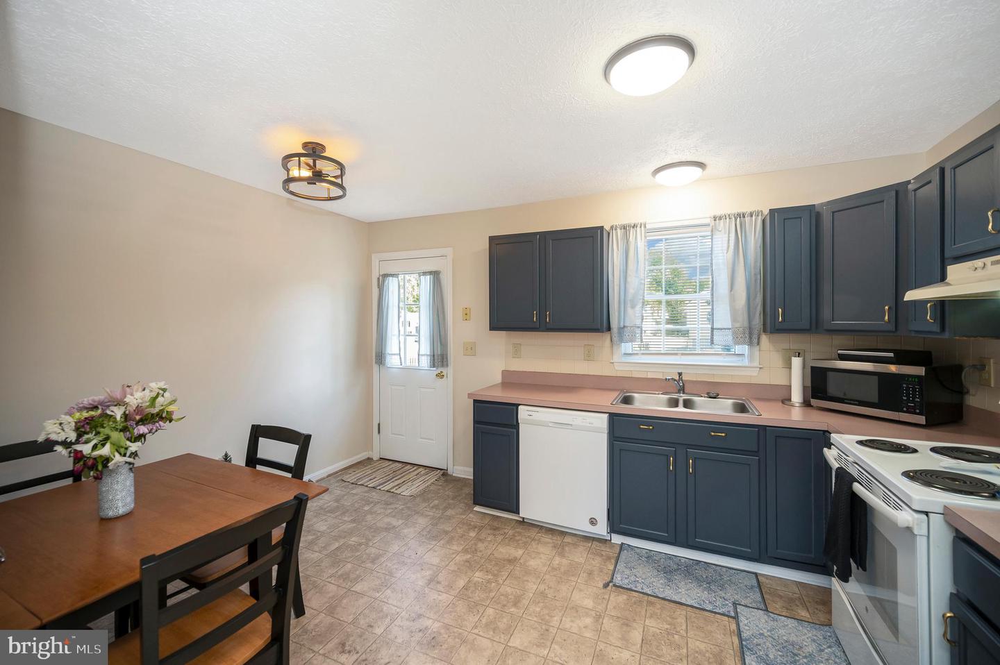 11514 WOODLAND VIEW DR, FREDERICKSBURG, Virginia 22407, 4 Bedrooms Bedrooms, ,2 BathroomsBathrooms,Residential,For sale,11514 WOODLAND VIEW DR,VASP2037914 MLS # VASP2037914 11514 WOODLAND VIEW DR, FREDERICKSBURG, Virginia 22407, 4 Bedrooms Bedrooms, ,2 BathroomsBathrooms,Residential,For sale,11514 WOODLAND VIEW DR,VASP2037914 MLS # VASP2037914