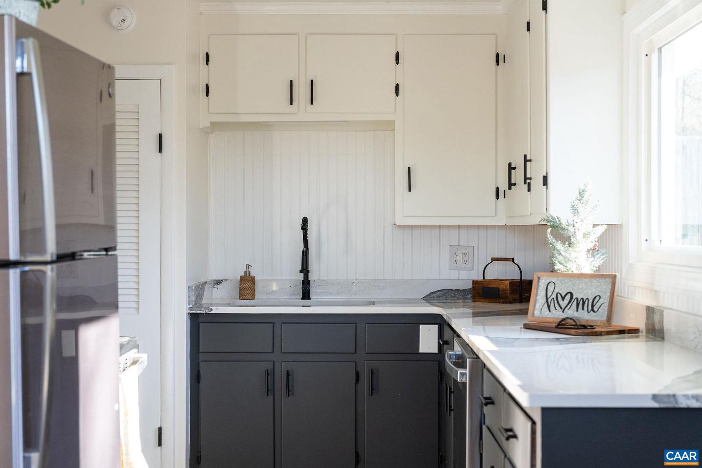 106 HENRY AVE, WAYNESBORO, Virginia 22980, 4 Bedrooms Bedrooms, ,2 BathroomsBathrooms,Residential,For sale,106 HENRY AVE,671573 MLS # 671573 106 HENRY AVE, WAYNESBORO, Virginia 22980, 4 Bedrooms Bedrooms, ,2 BathroomsBathrooms,Residential,For sale,106 HENRY AVE,671573 MLS # 671573