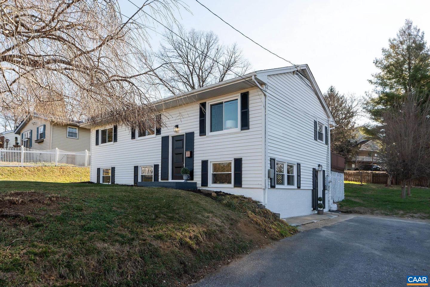 106 HENRY AVE, WAYNESBORO, Virginia 22980, 4 Bedrooms Bedrooms, ,2 BathroomsBathrooms,Residential,For sale,106 HENRY AVE,671573 MLS # 671573 106 HENRY AVE, WAYNESBORO, Virginia 22980, 4 Bedrooms Bedrooms, ,2 BathroomsBathrooms,Residential,For sale,106 HENRY AVE,671573 MLS # 671573