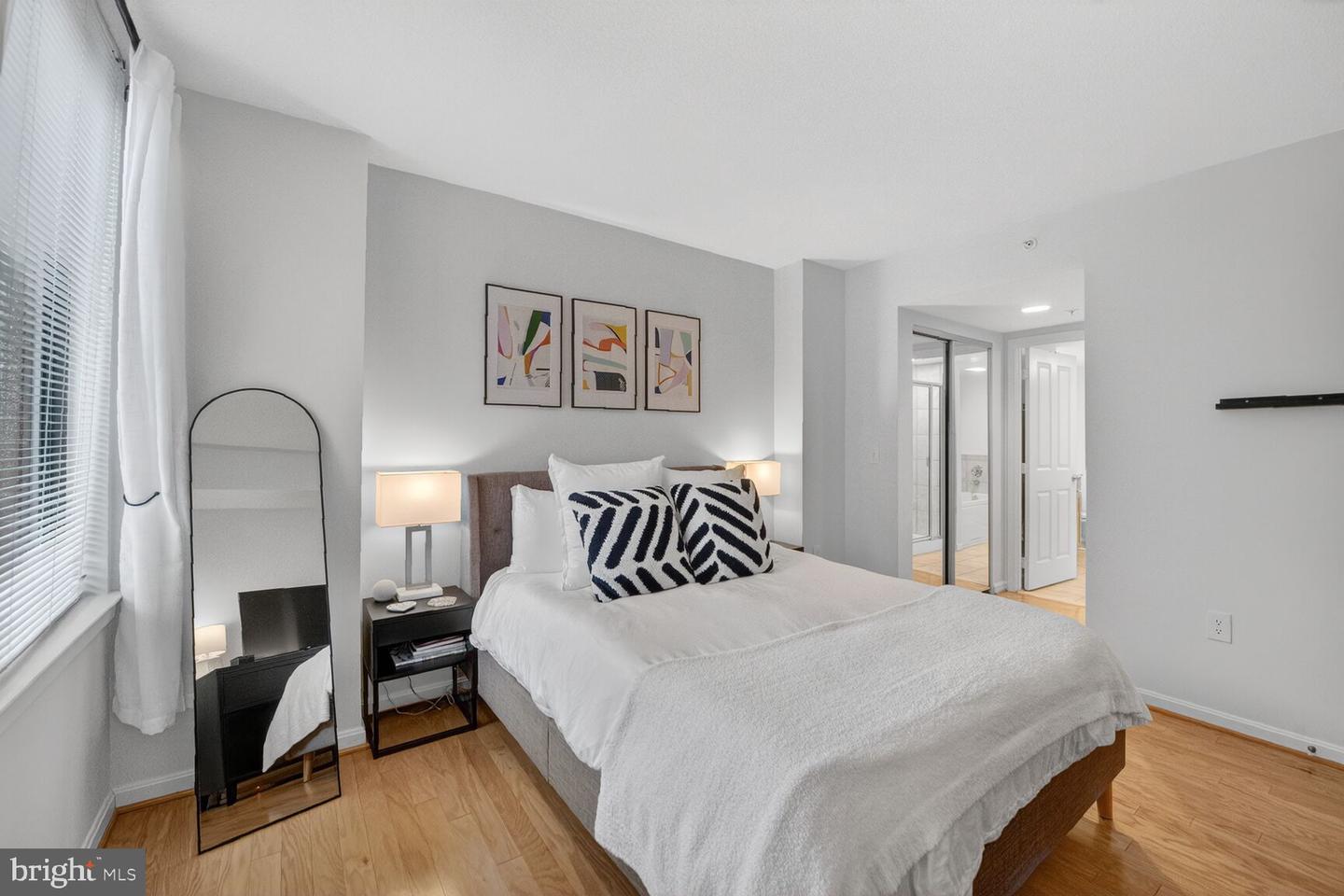 2220 FAIRFAX DR #707, ARLINGTON, Virginia 22201, 2 Bedrooms Bedrooms, ,2 BathroomsBathrooms,Residential,For sale,2220 FAIRFAX DR #707,VAAR2066566 MLS # VAAR2066566