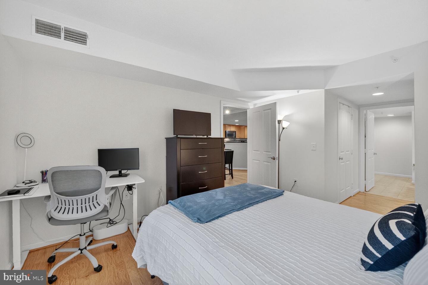 2220 FAIRFAX DR #707, ARLINGTON, Virginia 22201, 2 Bedrooms Bedrooms, ,2 BathroomsBathrooms,Residential,For sale,2220 FAIRFAX DR #707,VAAR2066566 MLS # VAAR2066566