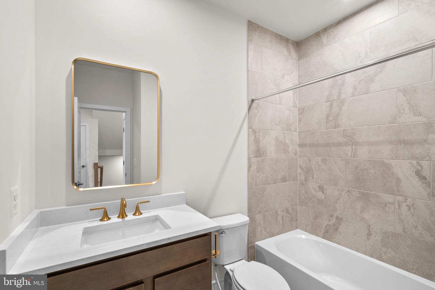 21823 BECKHORN STATION TER, BROADLANDS, Virginia 20148, 3 Bedrooms Bedrooms, ,2 BathroomsBathrooms,Residential,For sale,21823 BECKHORN STATION TER,VALO2111880 MLS # VALO2111880