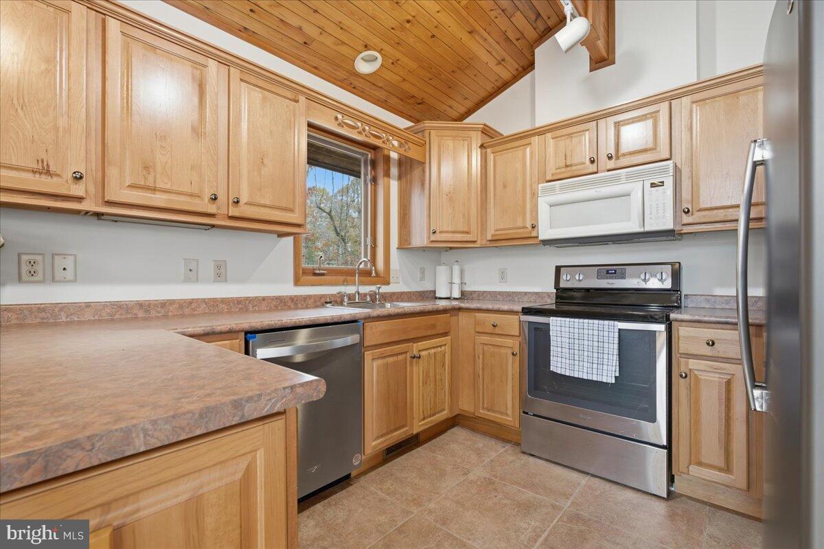 307 MEADOW POINT DR, MONETA, Virginia 24121, 3 Bedrooms Bedrooms, ,3 BathroomsBathrooms,Residential,For sale,307 MEADOW POINT DR,VABV2000260 MLS # VABV2000260 307 MEADOW POINT DR, MONETA, Virginia 24121, 3 Bedrooms Bedrooms, ,3 BathroomsBathrooms,Residential,For sale,307 MEADOW POINT DR,VABV2000260 MLS # VABV2000260