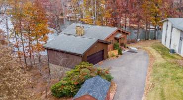 307 MEADOW POINT DR, MONETA, Virginia 24121, 3 Bedrooms Bedrooms, ,3 BathroomsBathrooms,Residential,For sale,307 MEADOW POINT DR,VABV2000260 MLS # VABV2000260