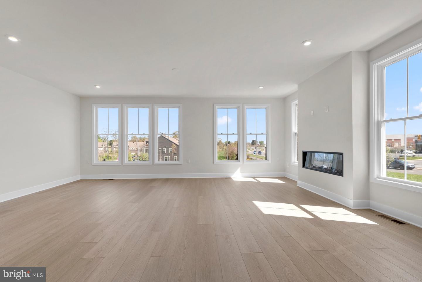 44506 LOWESTOFT SQ, ASHBURN, Virginia 20147, 3 Bedrooms Bedrooms, ,2 BathroomsBathrooms,Residential,For sale,44506 LOWESTOFT SQ,VALO2111884 MLS # VALO2111884