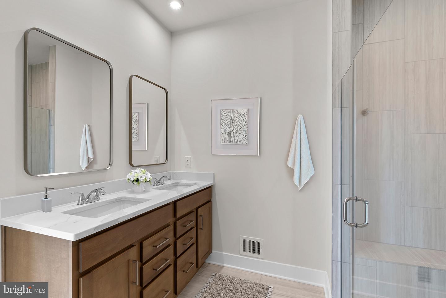 44506 LOWESTOFT SQ, ASHBURN, Virginia 20147, 3 Bedrooms Bedrooms, ,2 BathroomsBathrooms,Residential,For sale,44506 LOWESTOFT SQ,VALO2111884 MLS # VALO2111884