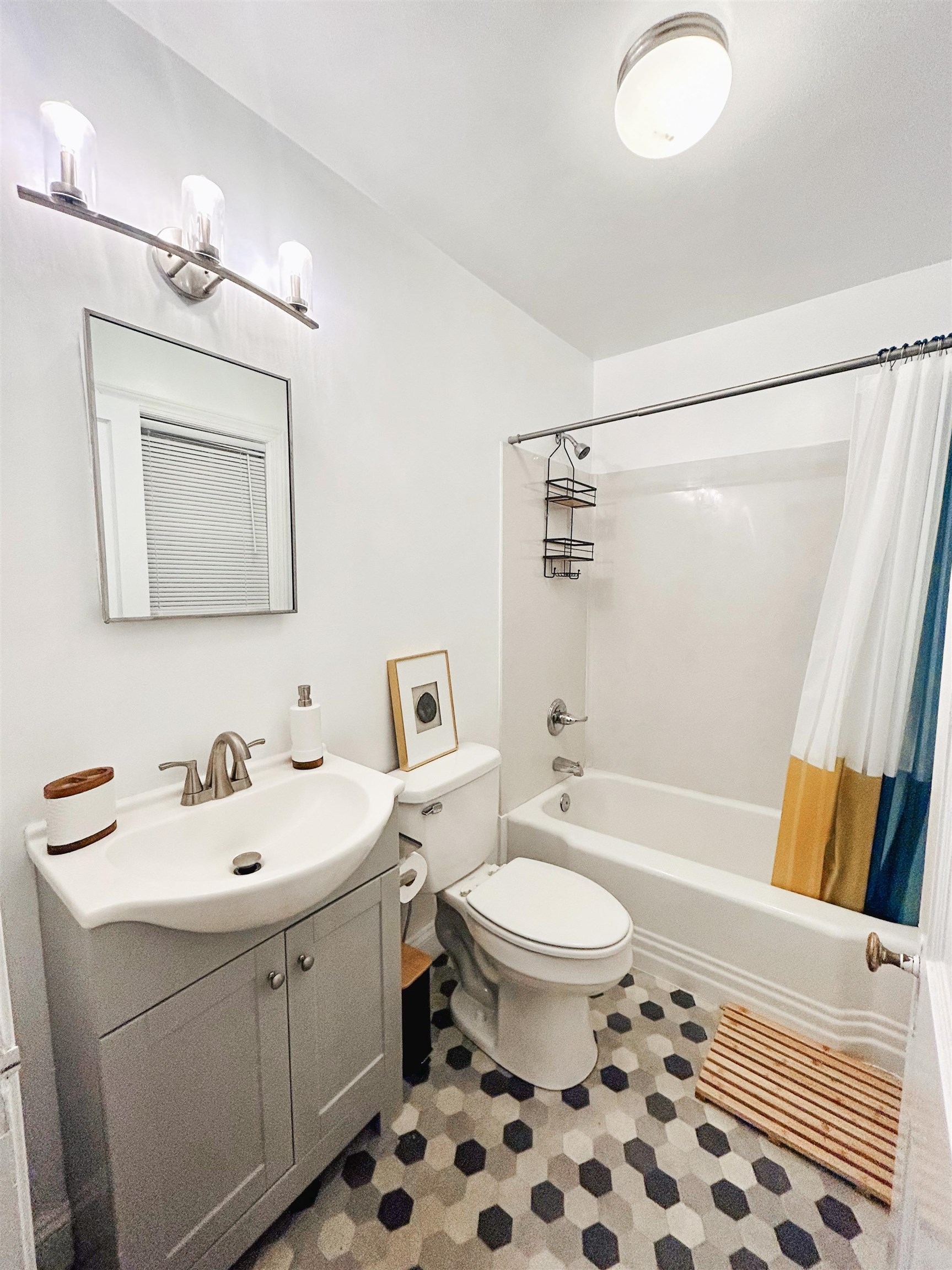 625 ALLEGHANY AVE, STAUNTON, Virginia 24401, ,Residential,625 ALLEGHANY AVE,671586 MLS # 671586