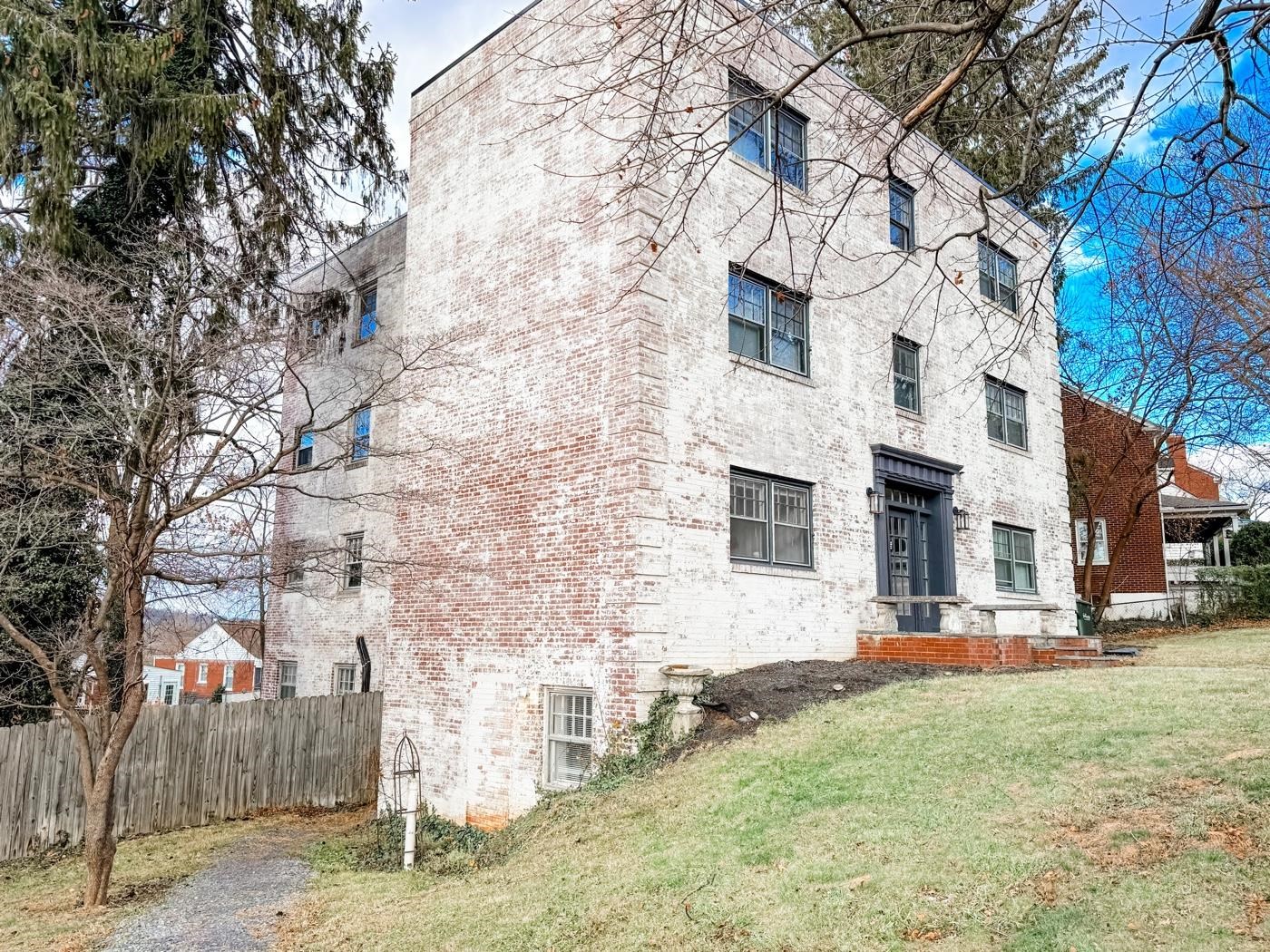 625 ALLEGHANY AVE, STAUNTON, Virginia 24401, ,Residential,625 ALLEGHANY AVE,671586 MLS # 671586