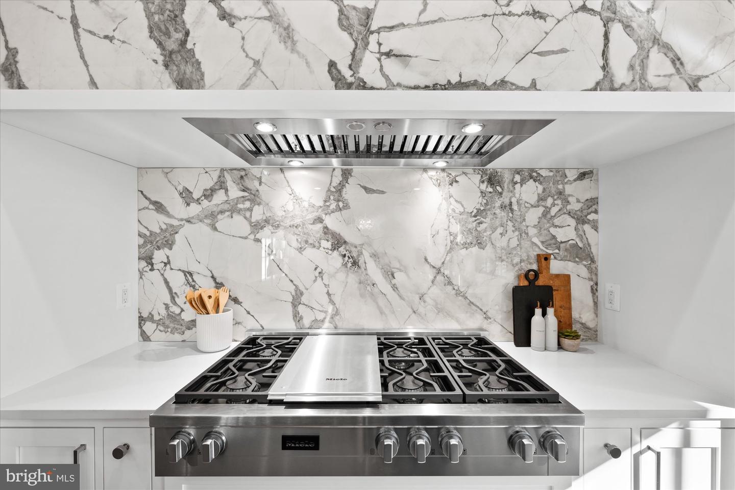 627 HINE ST SE, VIENNA, Virginia 22180, 6 Bedrooms Bedrooms, ,6 BathroomsBathrooms,Residential,For sale,627 HINE ST SE,VAFX2208982 MLS # VAFX2208982