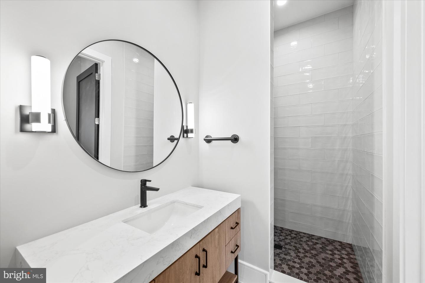 627 HINE ST SE, VIENNA, Virginia 22180, 6 Bedrooms Bedrooms, ,6 BathroomsBathrooms,Residential,For sale,627 HINE ST SE,VAFX2208982 MLS # VAFX2208982