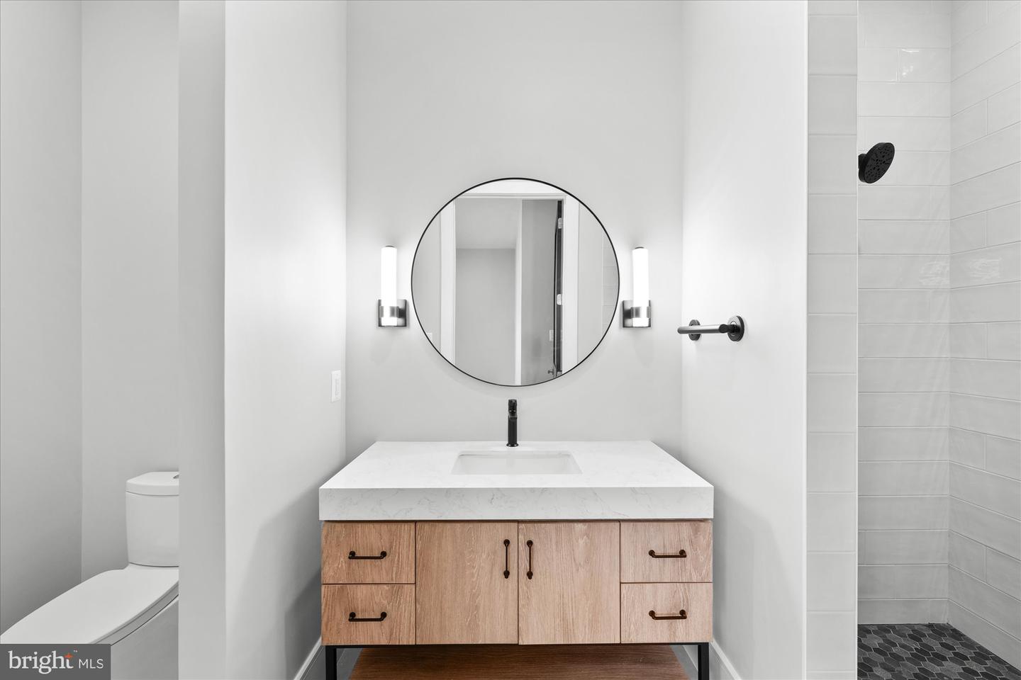 627 HINE ST SE, VIENNA, Virginia 22180, 6 Bedrooms Bedrooms, ,6 BathroomsBathrooms,Residential,For sale,627 HINE ST SE,VAFX2208982 MLS # VAFX2208982