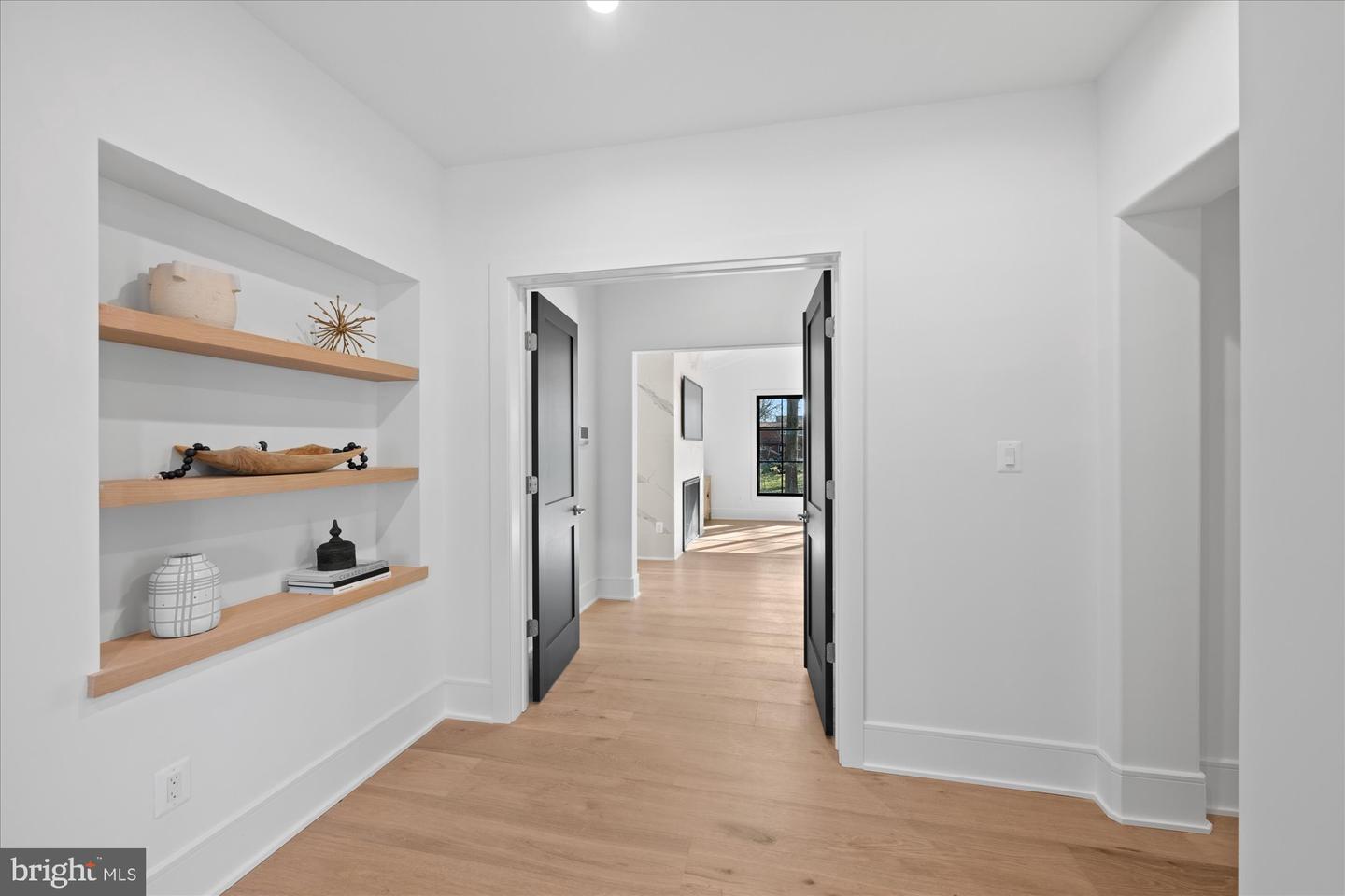 627 HINE ST SE, VIENNA, Virginia 22180, 6 Bedrooms Bedrooms, ,6 BathroomsBathrooms,Residential,For sale,627 HINE ST SE,VAFX2208982 MLS # VAFX2208982