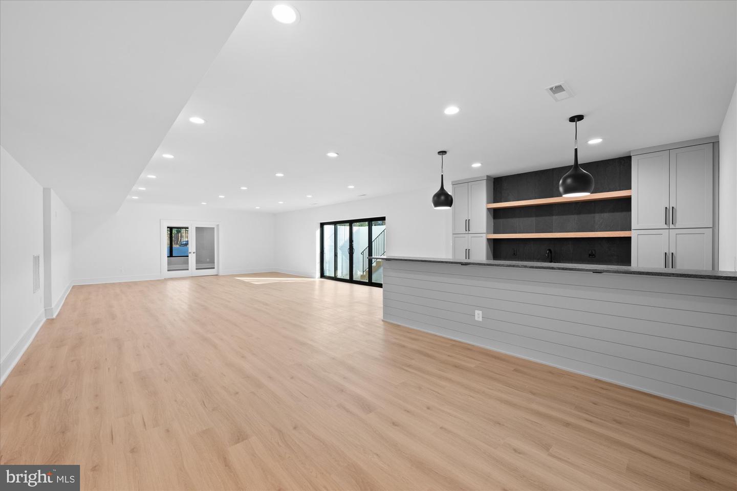 627 HINE ST SE, VIENNA, Virginia 22180, 6 Bedrooms Bedrooms, ,6 BathroomsBathrooms,Residential,For sale,627 HINE ST SE,VAFX2208982 MLS # VAFX2208982