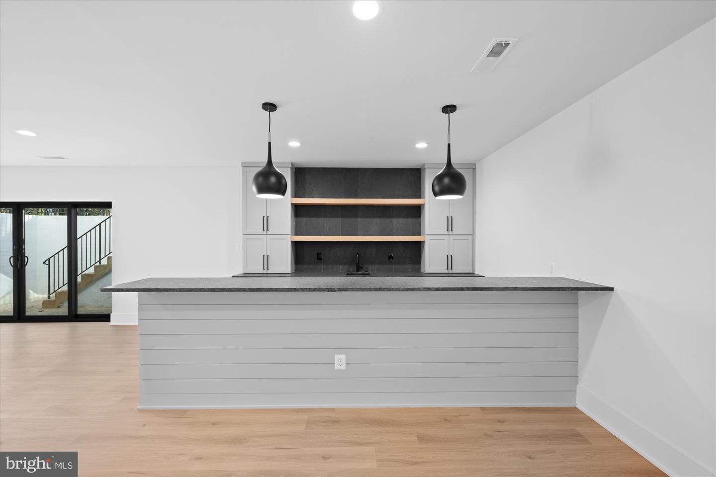 627 HINE ST SE, VIENNA, Virginia 22180, 6 Bedrooms Bedrooms, ,6 BathroomsBathrooms,Residential,For sale,627 HINE ST SE,VAFX2208982 MLS # VAFX2208982