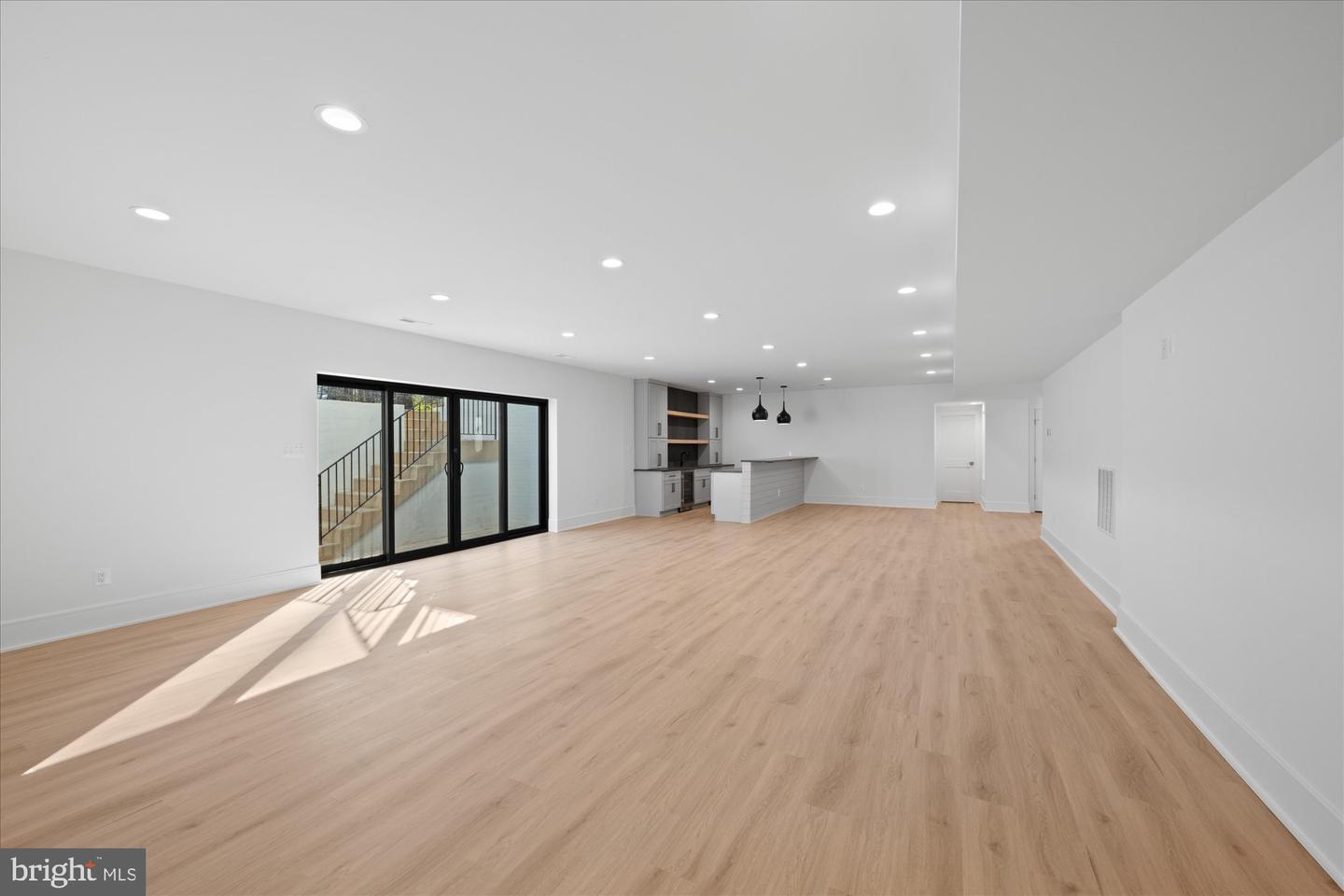 627 HINE ST SE, VIENNA, Virginia 22180, 6 Bedrooms Bedrooms, ,6 BathroomsBathrooms,Residential,For sale,627 HINE ST SE,VAFX2208982 MLS # VAFX2208982