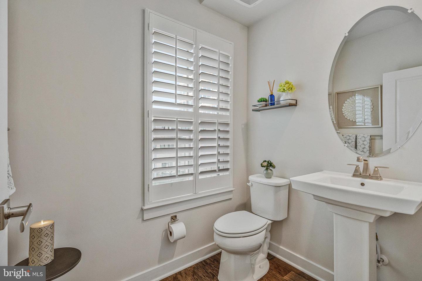 13240 LAKE WOODLAND WAY #5F, HERNDON, Virginia 20171, 3 Bedrooms Bedrooms, ,2 BathroomsBathrooms,Residential,For sale,13240 LAKE WOODLAND WAY #5F,VAFX2243776 MLS # VAFX2243776