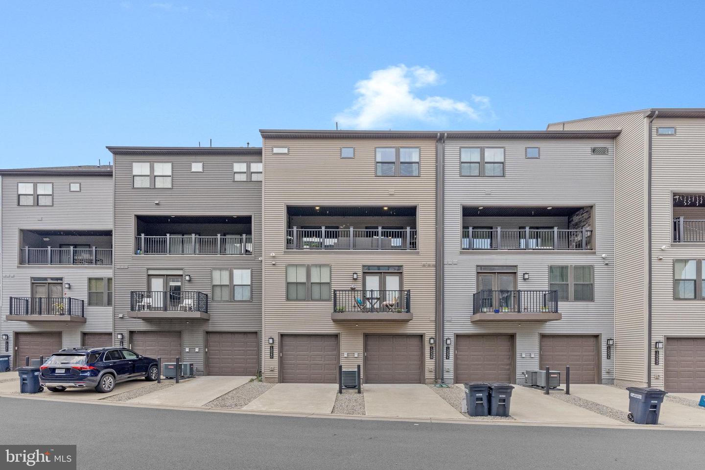 13240 LAKE WOODLAND WAY #5F, HERNDON, Virginia 20171, 3 Bedrooms Bedrooms, ,2 BathroomsBathrooms,Residential,For sale,13240 LAKE WOODLAND WAY #5F,VAFX2243776 MLS # VAFX2243776