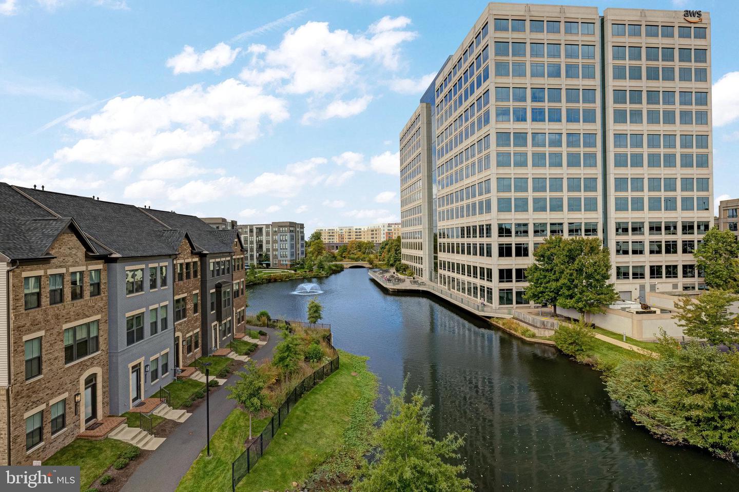 13240 LAKE WOODLAND WAY #5F, HERNDON, Virginia 20171, 3 Bedrooms Bedrooms, ,2 BathroomsBathrooms,Residential,For sale,13240 LAKE WOODLAND WAY #5F,VAFX2243776 MLS # VAFX2243776