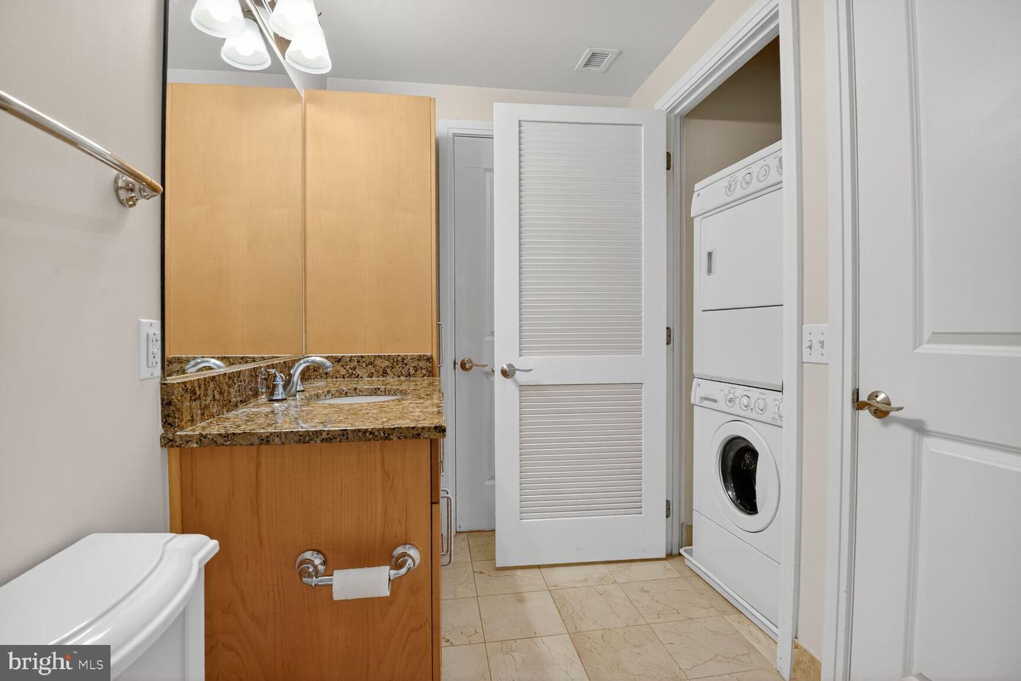 8220 CRESTWOOD HEIGHTS DR #418, MCLEAN, Virginia 22102, 1 Bedroom Bedrooms, ,1 BathroomBathrooms,Residential,For sale,8220 CRESTWOOD HEIGHTS DR #418,VAFX2257224 MLS # VAFX2257224