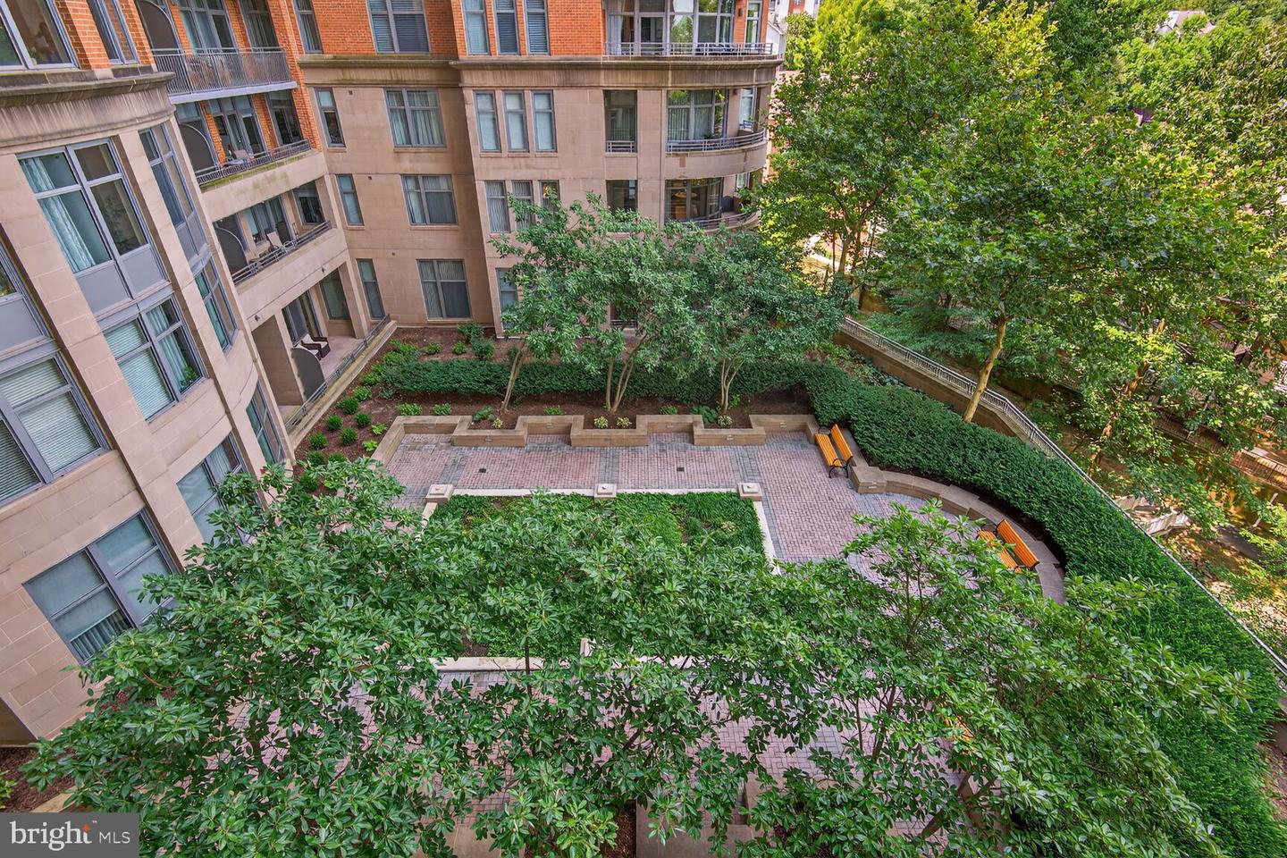 8220 CRESTWOOD HEIGHTS DR #418, MCLEAN, Virginia 22102, 1 Bedroom Bedrooms, ,1 BathroomBathrooms,Residential,For sale,8220 CRESTWOOD HEIGHTS DR #418,VAFX2257224 MLS # VAFX2257224