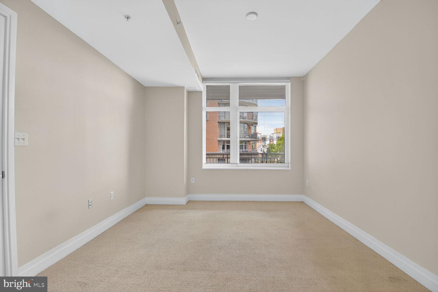 8220 CRESTWOOD HEIGHTS DR #418, MCLEAN, Virginia 22102, 1 Bedroom Bedrooms, ,1 BathroomBathrooms,Residential,For sale,8220 CRESTWOOD HEIGHTS DR #418,VAFX2257224 MLS # VAFX2257224