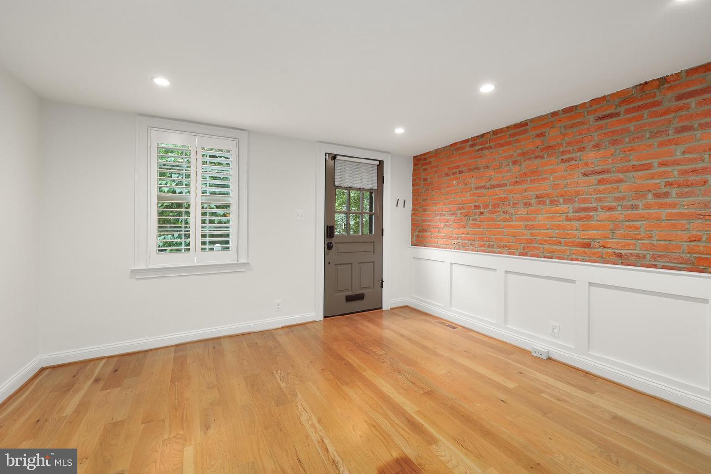 607 S SAINT ASAPH ST, ALEXANDRIA, Virginia 22314, 3 Bedrooms Bedrooms, ,2 BathroomsBathrooms,Residential,For sale,607 S SAINT ASAPH ST,VAAX2048202 MLS # VAAX2048202