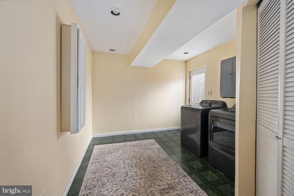 6765 SETTLERS RIDGE RD, WARRENTON, Virginia, 3 Bedrooms Bedrooms, ,2 BathroomsBathrooms,Residential,6765 SETTLERS RIDGE RD,VAFQ2019802 MLS # VAFQ2019802