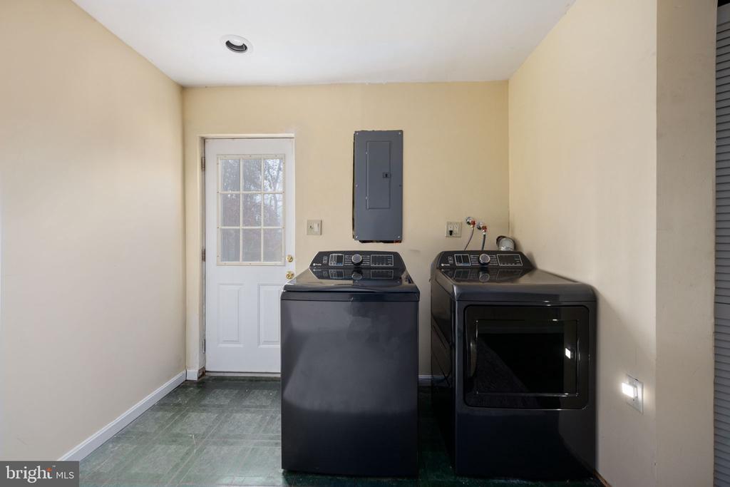 6765 SETTLERS RIDGE RD, WARRENTON, Virginia, 3 Bedrooms Bedrooms, ,2 BathroomsBathrooms,Residential,6765 SETTLERS RIDGE RD,VAFQ2019802 MLS # VAFQ2019802