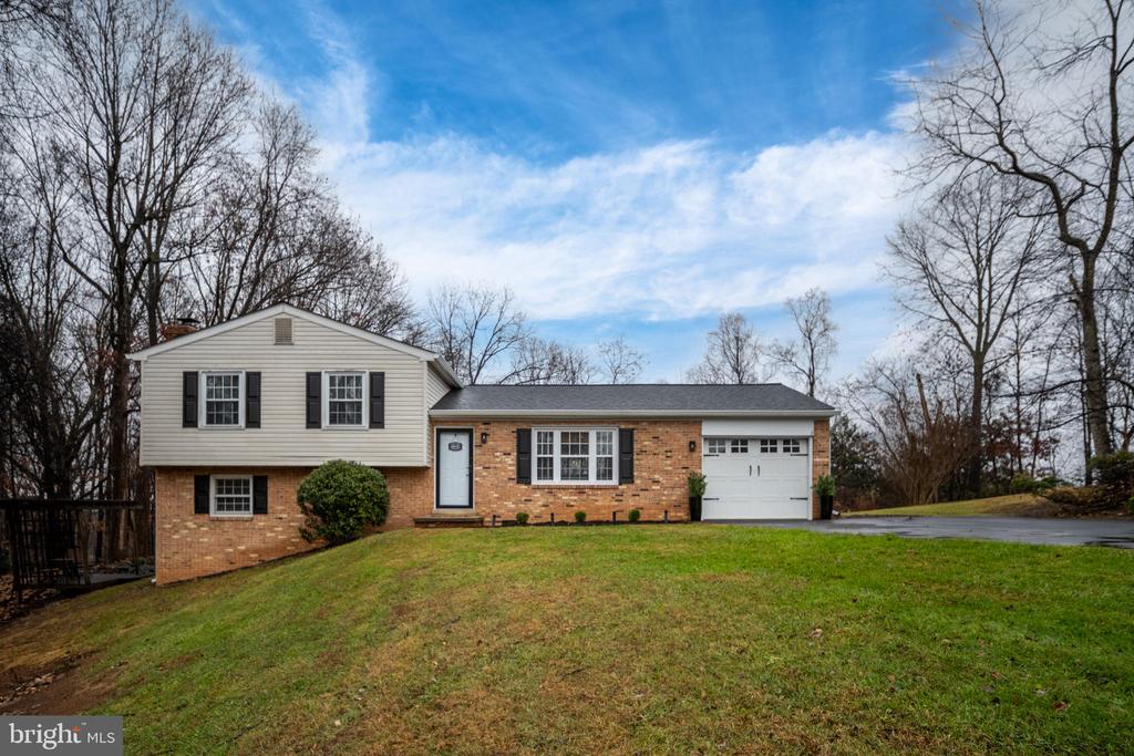6765 SETTLERS RIDGE RD, WARRENTON, Virginia, 3 Bedrooms Bedrooms, ,2 BathroomsBathrooms,Residential,6765 SETTLERS RIDGE RD,VAFQ2019802 MLS # VAFQ2019802