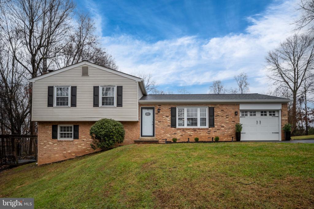6765 SETTLERS RIDGE RD, WARRENTON, Virginia, 3 Bedrooms Bedrooms, ,2 BathroomsBathrooms,Residential,6765 SETTLERS RIDGE RD,VAFQ2019802 MLS # VAFQ2019802