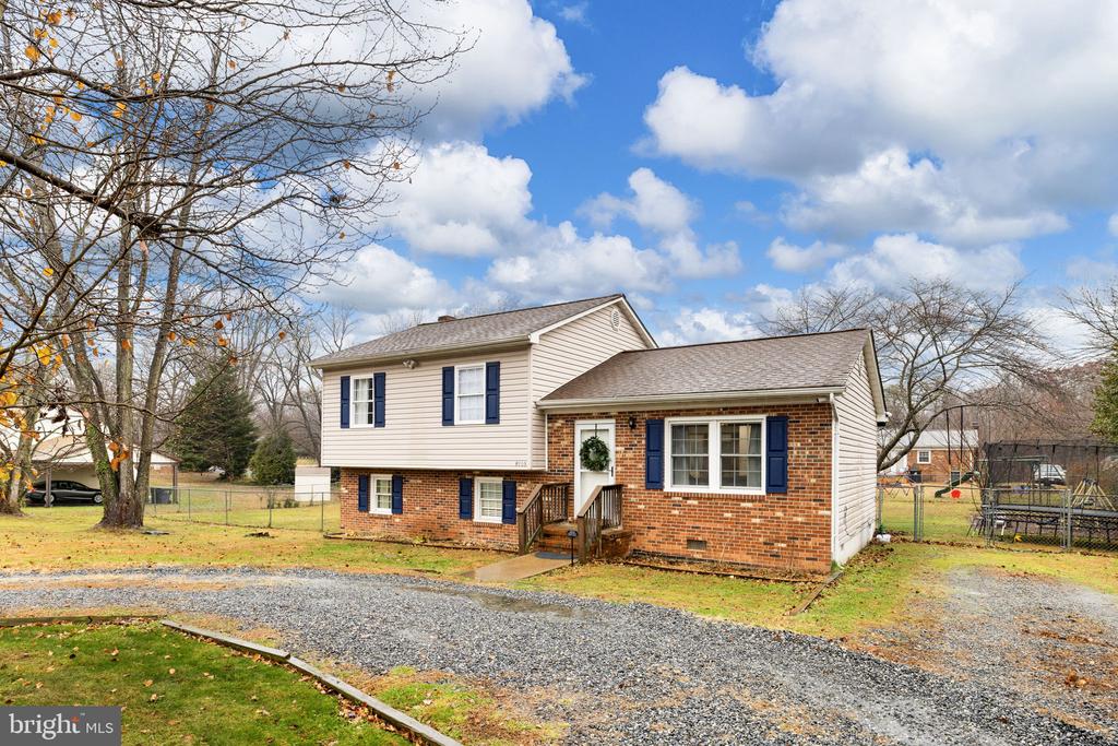 3905 WILBURN DR, FREDERICKSBURG, Virginia 22407, 4 Bedrooms Bedrooms, ,3 BathroomsBathrooms,Residential,3905 WILBURN DR,VASP2037924 MLS # VASP2037924 3905 WILBURN DR, FREDERICKSBURG, Virginia 22407, 4 Bedrooms Bedrooms, ,3 BathroomsBathrooms,Residential,3905 WILBURN DR,VASP2037924 MLS # VASP2037924