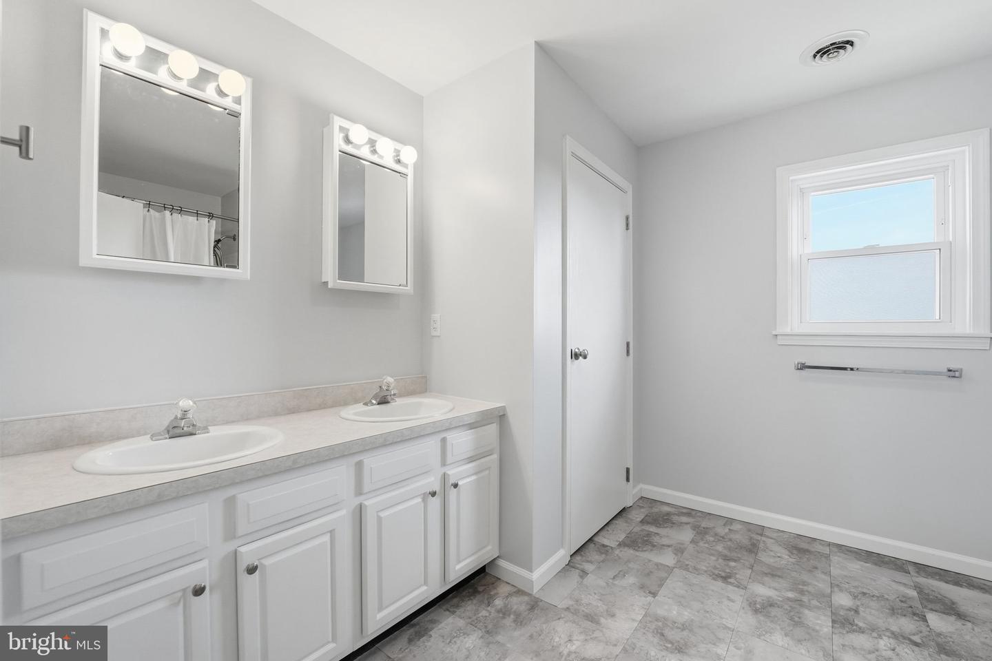 2419 JACKSON DR, HAYMARKET, Virginia 20169, 4 Bedrooms Bedrooms, ,2 BathroomsBathrooms,Residential,For sale,2419 JACKSON DR,VAPW2104208 MLS # VAPW2104208